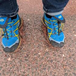 Ich bin 5 cm größer mit dem Bau unter den Schuhen