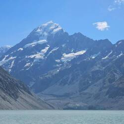 Hooker Lake. En fond: le Mont Cook