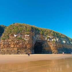 Entrée sud de Cathédrale cave