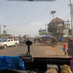 Durchfahrt durch Bo - die zweitgrößte Stadt in Sierra Leone