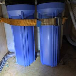 Jetzt wieder neu und läuft bis jetzt einwandfrei und ist dicht.