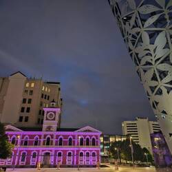 Place de la cathédrale, avec l'ancienne poste