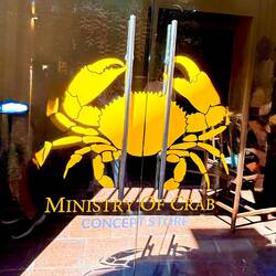 Restaurant located in former Dutch Hospital, specializing in crab dishes