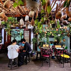 ... bin ich direkt in einem sehr lässige dekorierten...