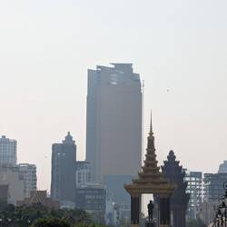 Statue of Norodom Sihanouk @ Neak Banh Teuk Park