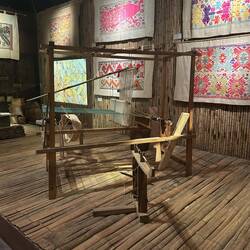 Loom and material examples.