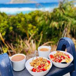 Und dann wieder so ein wunderbares Luca – Granola als Camperfrühstück…