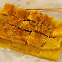 Süße Nachspeise Roti mit Kokusnuss