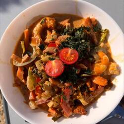 Es gibt Curry mit Hähnchen und Gambas