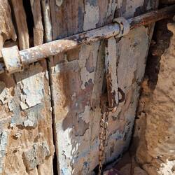 Verschlossen aber ich hab ja Einfallsreichtum und ein kleines Stück kriminelle Energie 😂