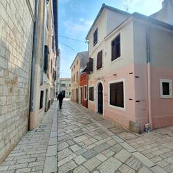 Breite Gassen in Poreč, alles sauber