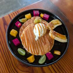 LA PLACE Coffee Eatery