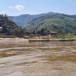 Braun ist der Mekong, transportiert viel Schlamm