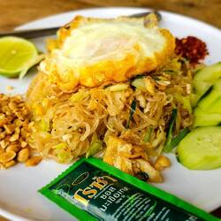 Natoung Restaurant. Unscheinbar von außen. Jedoch mega lecker und riesige Portion.