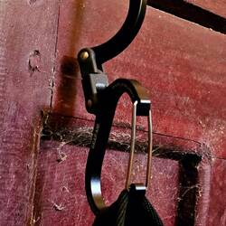 Bestes Hilfsmittel am WC für den Rucksack.