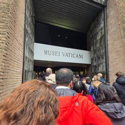Crush getting into the Vatican Museum