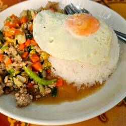 Riesige Portion Phat Kaphrao