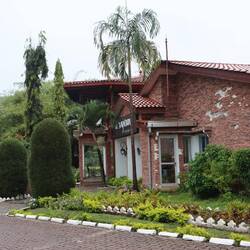 ...es gibt ein schönes Restaurant...