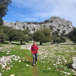 Auf der zweiten Ebene, die noch höher liegt.