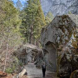 Half Dome 2693 m im Hintergrund