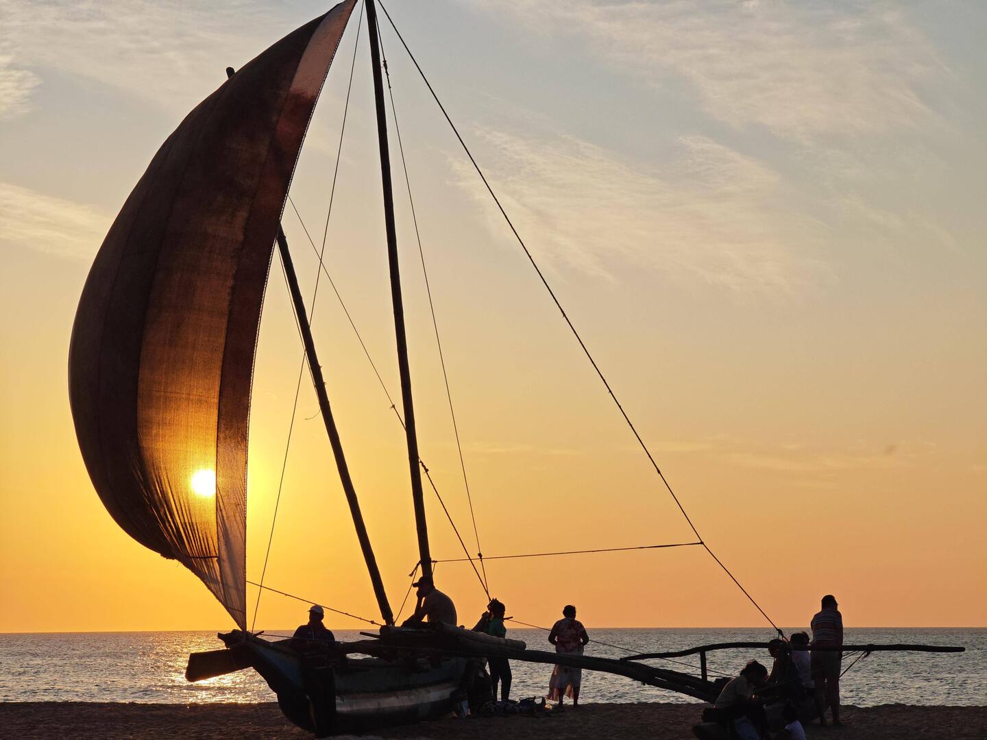 Ein fantastischer Sonnenuntergang gleich am ersten Abend in Negombo ⛱️🌅