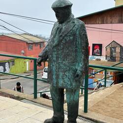 Neruda statue