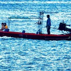 A great picture of the longboats used throughout Phuket