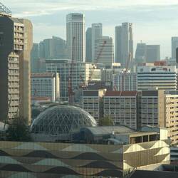 Blick aus der City Square Mall auf's Mustafa Center