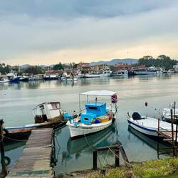 Im kleinen Hafen von Alikes
