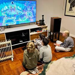 Drengene spiller demon slayer sweep the board