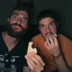 Se apagó Chile (cenando a oscuras en la habitación)