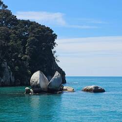 Split Apple Rock; ~135 million yrs old. The granite splits along natural fault lines.