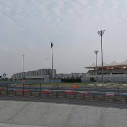 Direkt an der Formel 1 Strecke Yasmarina Circuit