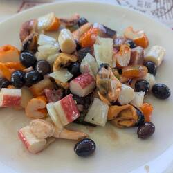 Menü essen bei Molinico - 1. Vorspeise Meeresfrüchte Salat