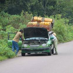 ...und so bringt man von Kanister von überall her...