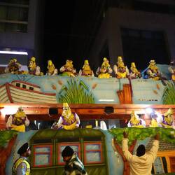 Throwing beads & cups