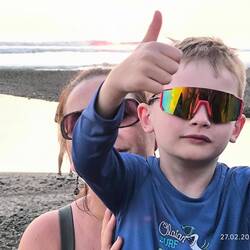 Er hat den ganzen Sand am Strand einmal umgedreht...:)