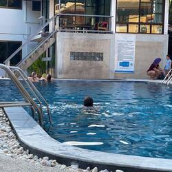 D Tanja im Hotel denn unbedingt na chli in Pool welle 🏊‍♀️💦