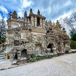 DAS PALAIS IDÉAL DES POSTBOTEN CHEVAL (1836-1924)