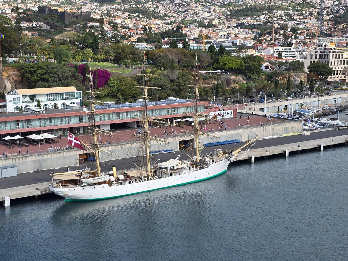 Heute Aussicht auf ein Segelschiff