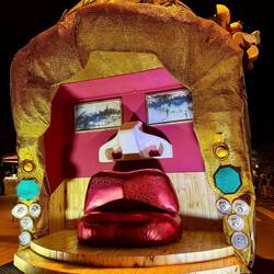 Salvador Dali darf hier im Karneval natürlich nicht fehlen