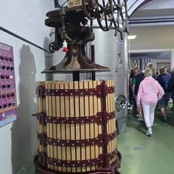 Eine alte Weinpresse