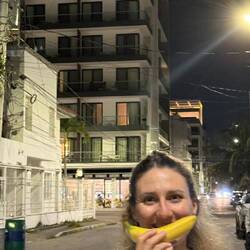 Unsere Unterkunft im Hintergrund