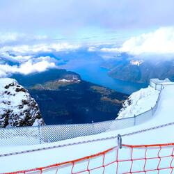 Und dann gaben die Wolken auch kurz mal den Blick frei auf Seelisberg und den Vierwaldstätter See.
