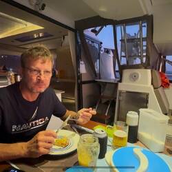 mit Apfelkompott oder selbstgemachtem Kräuterquark