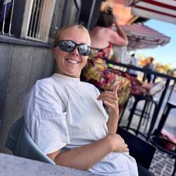 "Hang lose" mit Papas Brille...🤪