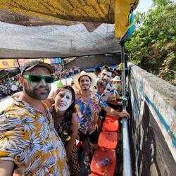 Simpática tradición de llenarte la cara de harina