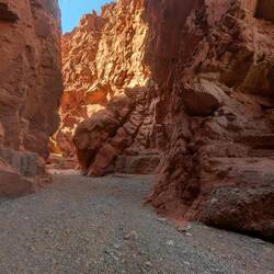 ... da sind Schluchten und Canyons (mit etwas Schatten) sehr willkommen.