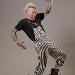 das ist Mitch, hier schaut er normal aus.