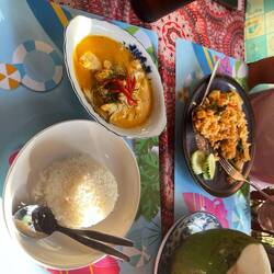 De Janis het sicher scho 20+ verschideni Panäng Currys usprobiert 😅 Fast jede Tag 😆